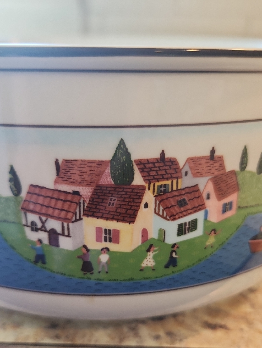 Villeroy And Boch Design Naif Serving Bowl - Picture 5 of 9